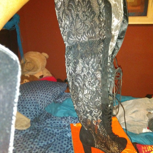 Size 11 thigh high lace peep toe boots - Picture 1 of 2